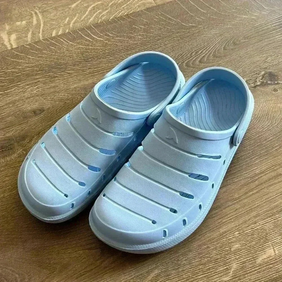 Rugged Shark rubber shoes - Picture 1 of 3